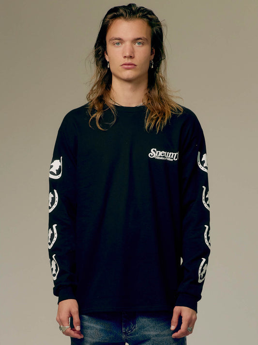 Long sleeve logo tee in black