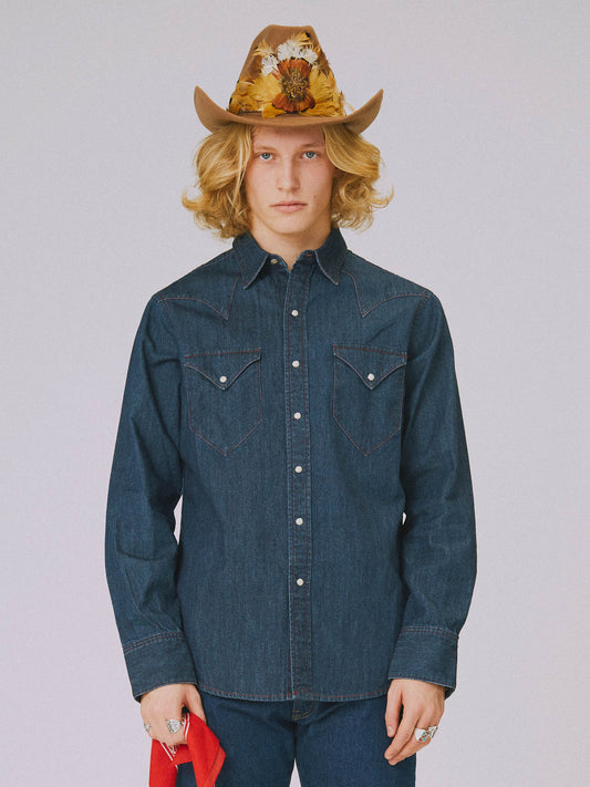 Single point western shirt in denim with red seams
